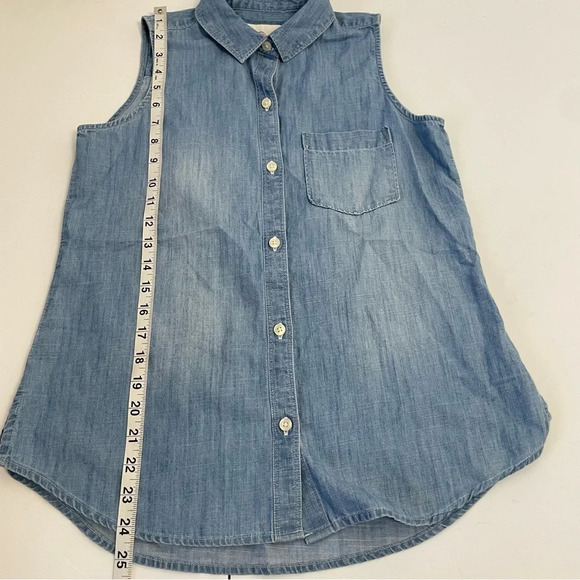 SO Perfect Chambray Tank Button Up Size Small - Picture 7 of 7